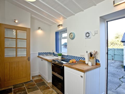 Kitchen/diner | Wheal Holan, Pendeen