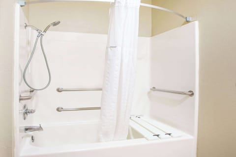Standard Room, 1 King Bed, Accessible, Non Smoking (Hearing Accessible) | Accessible bathroom