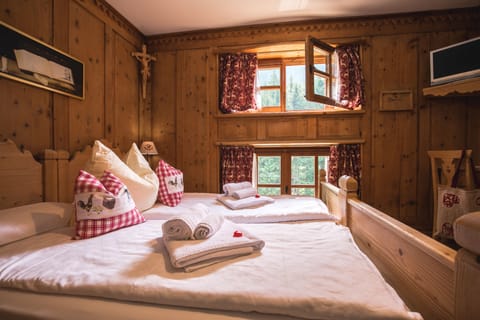 Classic Triple Room | Premium bedding, in-room safe, individually decorated