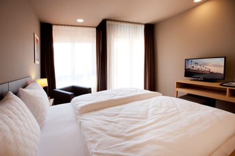 Standard Double Room | Premium bedding, minibar, in-room safe, desk