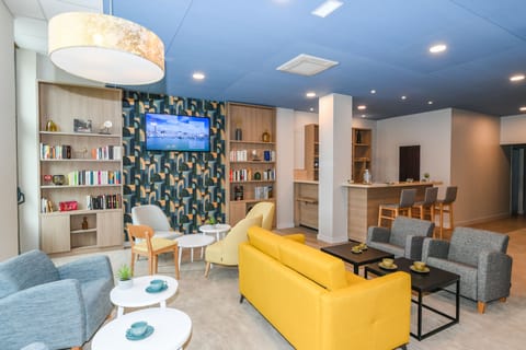 42-inch Smart TV with digital channels, TV