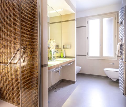 Premium Room, Annex Building (30mt from Hotel - No Lift - 3rd Floor) | Bathroom | Hair dryer, towels, soap, shampoo
