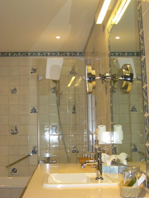 Apartment (Marstall) | Bathroom | Hair dryer, bathrobes, towels
