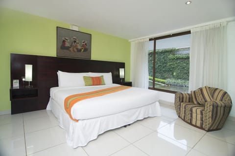 Deluxe Studio Suite | 1 bedroom, premium bedding, minibar, in-room safe