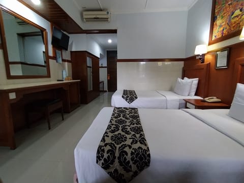 Deluxe Room | Desk, soundproofing, rollaway beds, free WiFi