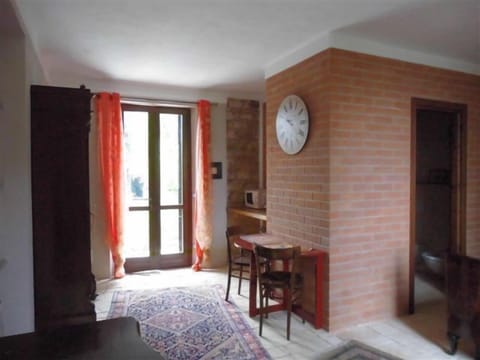 15-inch flat-screen TV with satellite channels, LCD TV