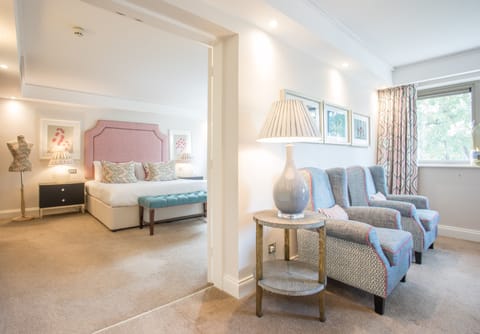 In-room safe, desk, iron/ironing board, free WiFi