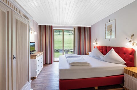 Double Room, Balcony, Mountain View (Pölven 20m²) | Hypo-allergenic bedding, in-room safe, cribs/infant beds, free WiFi