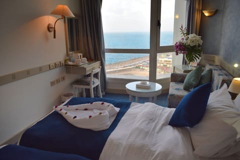 Room, Sea View | Premium bedding, minibar, in-room safe, desk