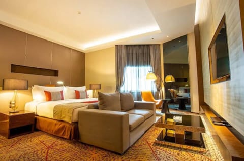 Honeymoon Suite | Premium bedding, minibar, in-room safe, free WiFi