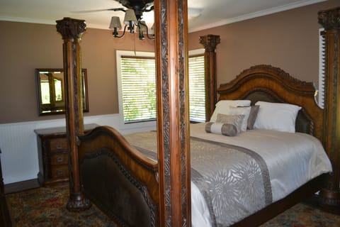 River View Suite with Kitchenette | Free WiFi, bed sheets