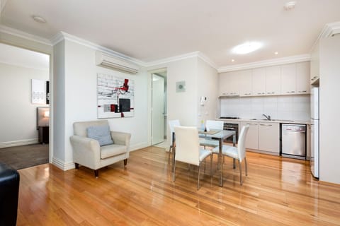 Quiet 2 Bed(QT) 1 Bath Courtyard Balcony 3rd Fl. No 5 | Private kitchen | Fridge, microwave, oven, stovetop