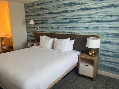 Suite, 1 Bedroom, Non Smoking | Premium bedding, in-room safe, desk, iron/ironing board