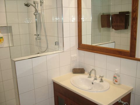 Ulysses Apartment, Superior Apartment, 1 Bedroom, Kitchen, Garden Area | Bathroom shower