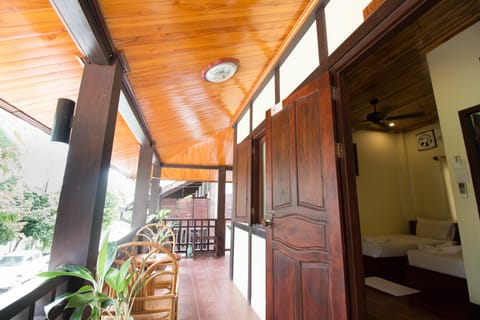 Deluxe Twin with balcony river view  | Free WiFi