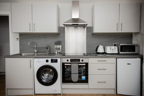 House, Private Bathroom, Garden View | Shared kitchen