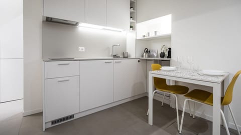 Apartment (0 Bedroom) | Private kitchen | Fridge, microwave, oven, espresso maker