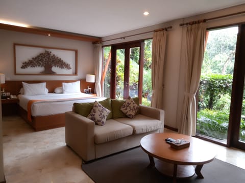 Suite Room with Private Pool | Premium bedding, minibar, in-room safe, individually decorated