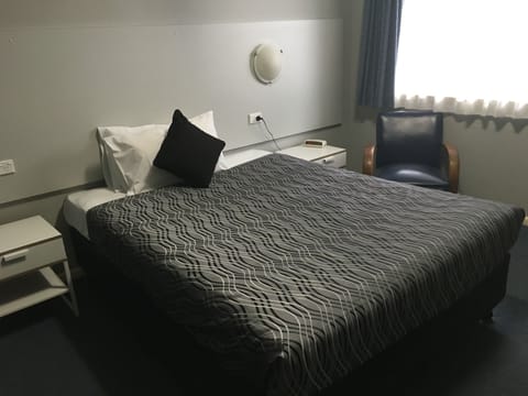 Standard Double Room | In-room safe, desk, iron/ironing board, free WiFi