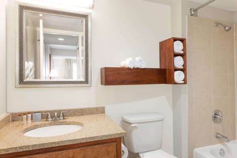 Two Bedroom Suite, 2 Queen Beds, Non Smoking | Bathroom | Combined shower/tub, designer toiletries, hair dryer, towels