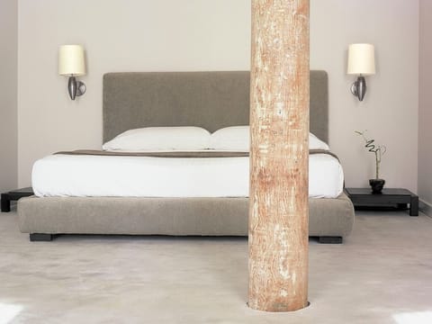 Deluxe Room, 1 King Bed (Patio Loft - LSLN) | Frette Italian sheets, premium bedding, in-room safe, desk
