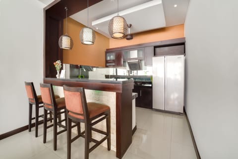 Family Villa, 2 Bedrooms, Non Smoking, Pool View | Private kitchenette | Fridge, microwave, stovetop, dishwasher