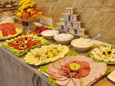 Daily buffet breakfast (EUR 16 per person)