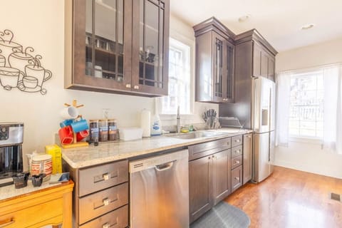 Brand new kitchen with all you`ll need!