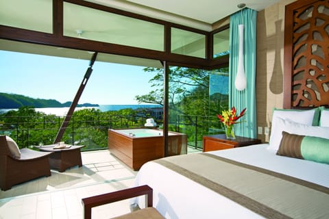 Preferred Club Master Suite Tropical | Premium bedding, in-room safe, desk, soundproofing