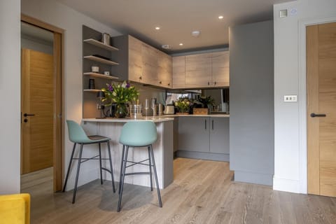 City Apartment, Ensuite, City View (Apt 2-Minster view Ruskin) | Shared kitchen