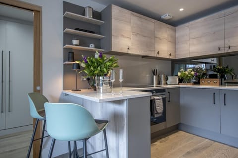 City Apartment, Ensuite, City View (Apt 2-Minster view Ruskin) | Shared kitchen