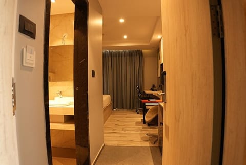 Executive Room | Minibar, desk, laptop workspace, free WiFi