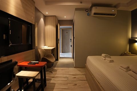 Executive Room | Minibar, desk, laptop workspace, free WiFi