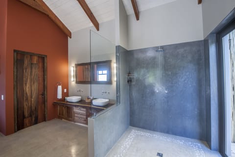 Honeymoone Suite with Plunge Pool | Bathroom | Separate tub and shower, hair dryer