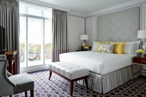 Premier Suite, 1 King Bed with Sofa bed, Non Smoking | Premium bedding, down comforters, minibar, in-room safe