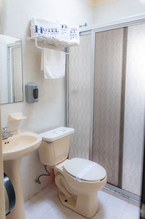 Basic Double Room | Bathroom | Shower, free toiletries, hair dryer, towels