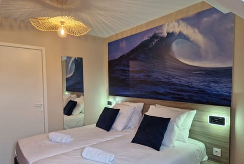 Twin Room, Non Smoking, Balcony | Premium bedding, desk, iron/ironing board, free WiFi