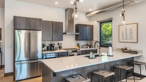 Fully stocked state of the art kitchen with all the cooking accessories needed to cook a fabulous meal after a day of adventures!