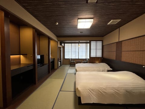 Japanese Style Bedroom with Shared Bathroom, 2 Adults Only | Laptop workspace, free WiFi