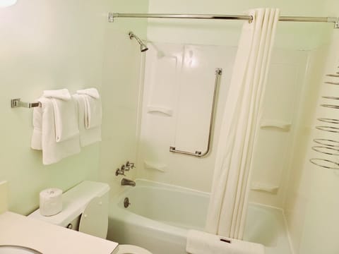 Standard Room, 2 Queen Beds, Non Smoking | Bathroom shower