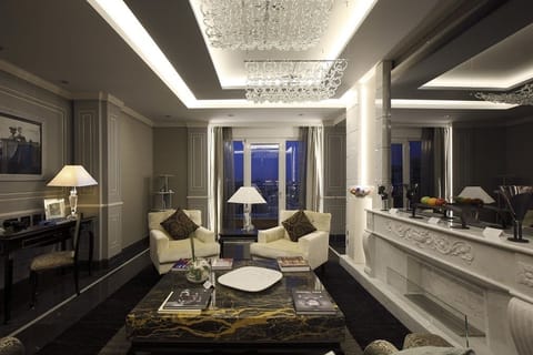 Minibar, in-room safe, desk, soundproofing