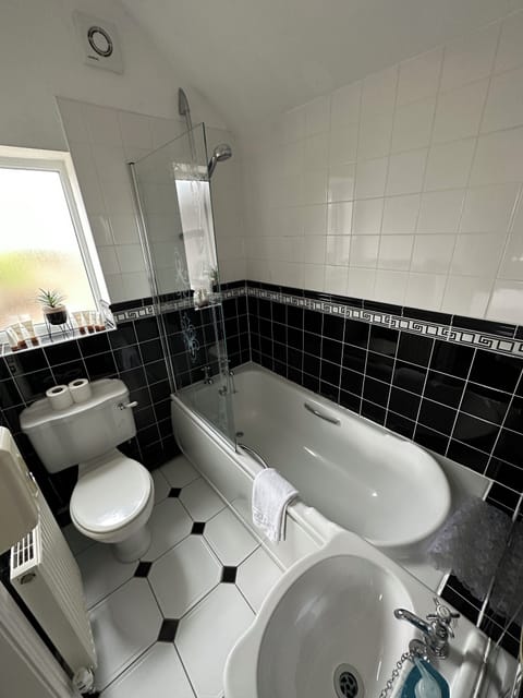 Cottage | Bathroom