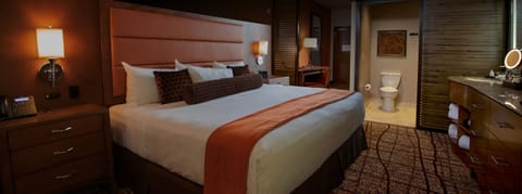 Suite, 1 King Bed, Accessible (Luxury King Suite - Non Smoking) | Hypo-allergenic bedding, in-room safe, desk, laptop workspace