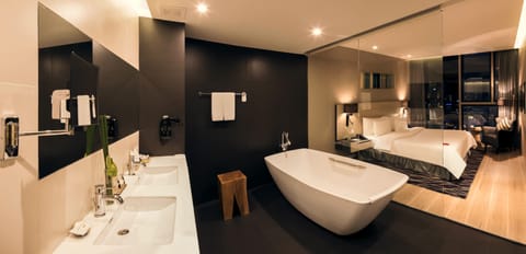 Liberty Central Suite | Bathroom | Free toiletries, hair dryer, slippers, towels