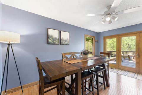 Casual dinning area.