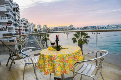 Panoramic Suite, 1 King Bed with Sofa bed, Beach View | Beach/ocean view