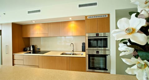 Apartment, 3 Bedrooms | Private kitchen | Full-size fridge, microwave, stovetop, dishwasher