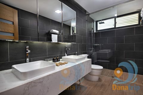 Deluxe 4BR L-shape pool villa | Bathroom | Hydromassage showerhead, designer toiletries, hair dryer, slippers