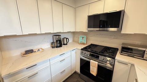 Remodeled Kitchen - Blue Mesa 4 - Vivid Vacation Rentals Telluri - Remodeled Kitchen - Blue Mesa 4 - Vivid Vacation Rentals Telluride