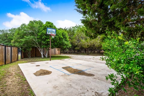 Sport court